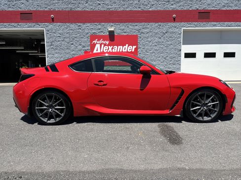 Used 2023 Subaru BRZ Limited RWD image 2