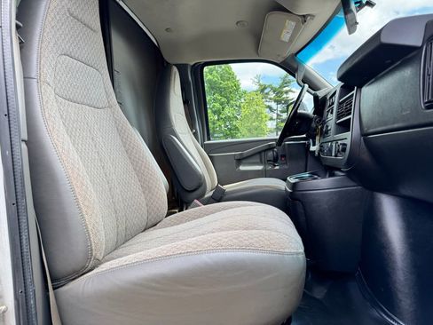 Used 2021 Chevrolet Express 3500 w/ Power Convenience Package RWD image 10