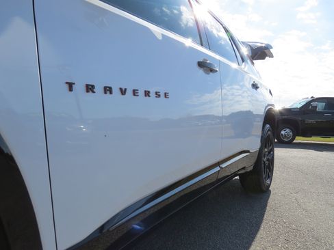 Certified 2023 Chevrolet Traverse Premier w/ Redline Edition image 14