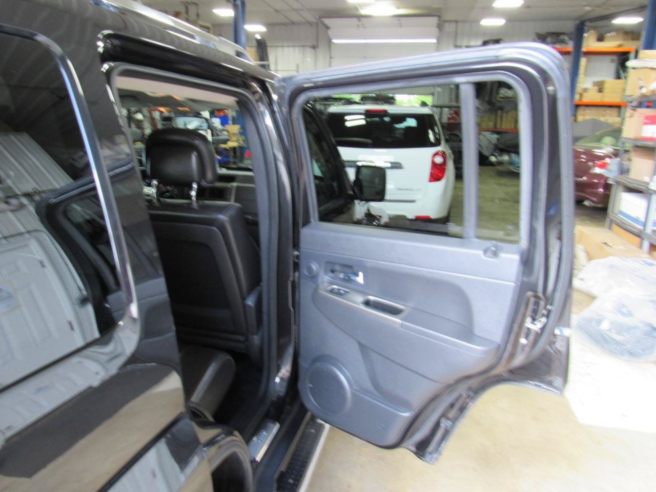 Used 2012 Jeep Liberty Limited Jet w/ Chrome Accents Group AWD/4WD image 26