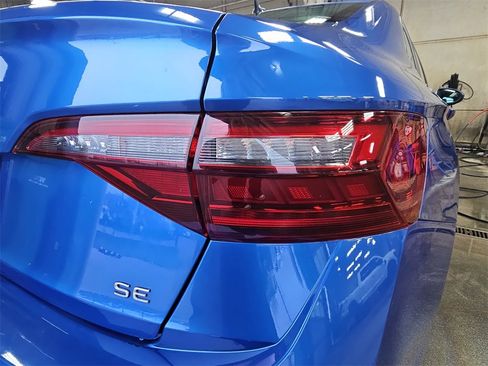 Used 2024 Volkswagen Jetta SE image 32
