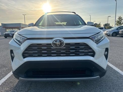 Used 2019 Toyota RAV4 Limited FWD image 2