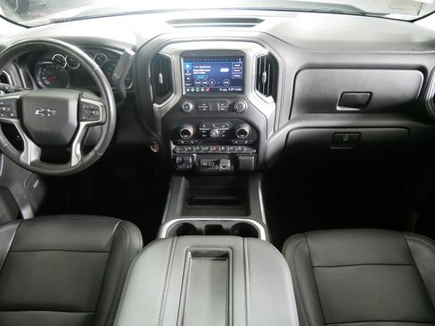 Used 2020 Chevrolet Silverado 1500 RST image 10