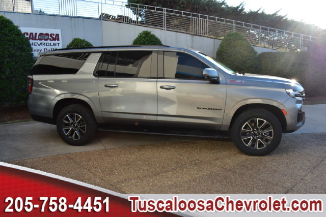 Used 2023 Chevrolet Suburban Z71 w/ Luxury Package AWD/4WD image 16