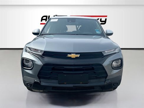 Used 2022 Chevrolet TrailBlazer ACTIV w/ Sun and Liftgate Package image 2