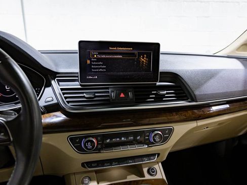 Used 2018 Audi Q5 2.0T Premium Plus w/ Premium Plus Package image 10