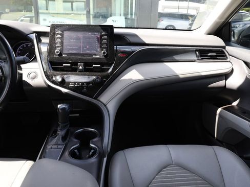 Used 2023 Toyota Camry SE w/ Convenience Package FWD image 21