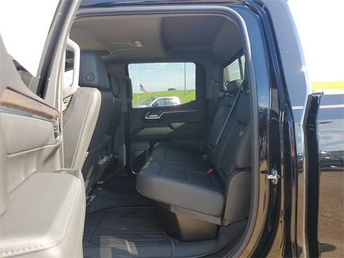 New 2026 GMC Sierra 1500 SLT image 9