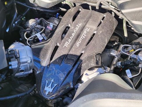 Used 2023 Maserati MC20 Coupe image 19