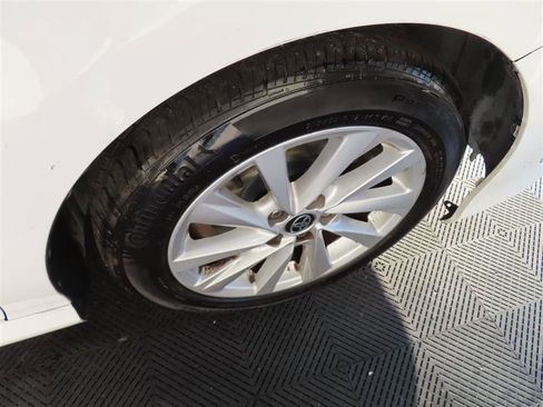 Used 2023 Toyota Camry LE FWD image 9