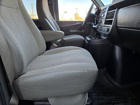Used 2014 Chevrolet Express 2500 LT w/ LT Preferred Equipment Group image 14