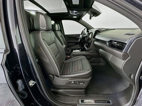 Used 2025 GMC Yukon AT4 Ultimate AWD/4WD image 29