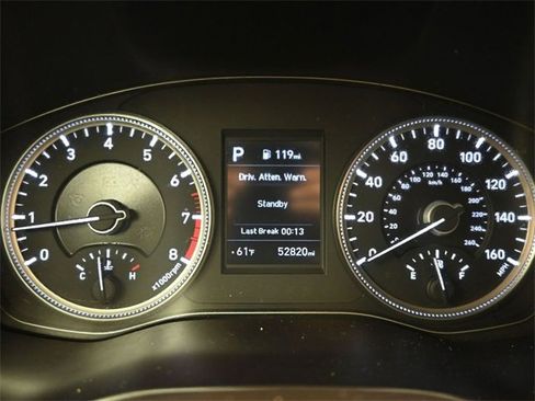 Used 2020 Hyundai Santa Fe SE image 25