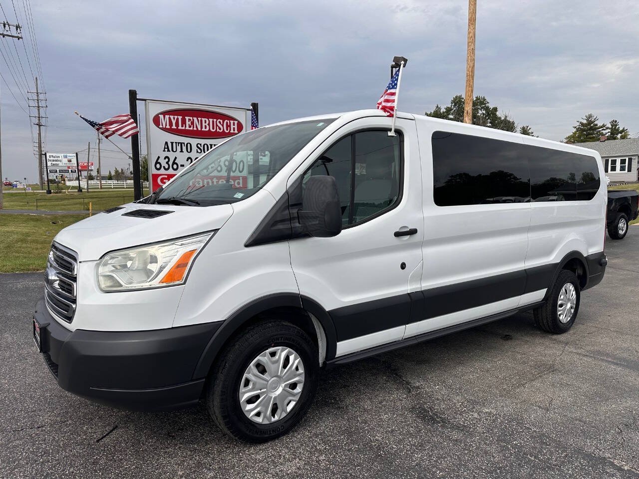 Used 2016 Ford Transit 350 XLT RWD image 2