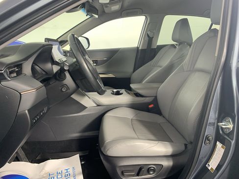 Used 2024 Toyota Venza Limited AWD/4WD image 16