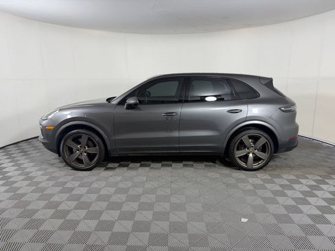 Used 2022 Porsche Cayenne AWD/4WD image 2