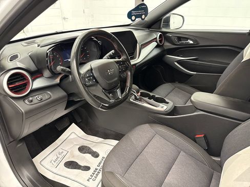 Certified 2024 Chevrolet Trax RS FWD image 11