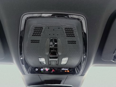 Used 2024 Cadillac Lyriq Luxury image 55