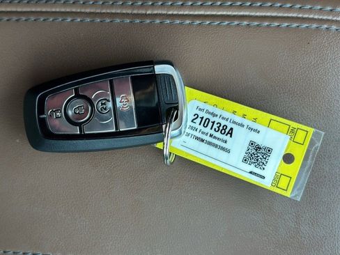 Used 2024 Ford Maverick Lariat image 45