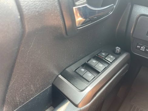 Used 2023 Toyota Tacoma TRD Off-Road w/ TRD Premium Off Road Package AWD/4WD image 21