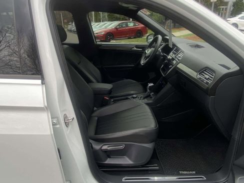 Certified 2023 Volkswagen Tiguan SE R-Line AWD/4WD image 36