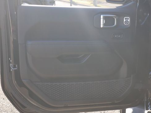 Used 2024 Jeep Wrangler High Altitude image 39