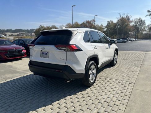 Used 2020 Toyota RAV4 XLE image 8