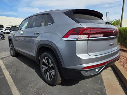 New 2026 Volkswagen Atlas Cross Sport SE FWD image 3