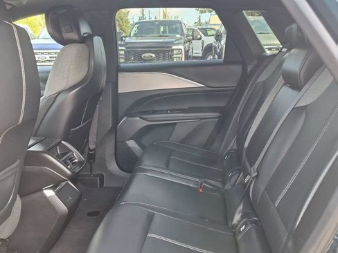 Used 2024 Cadillac Lyriq Tech AWD/4WD image 25