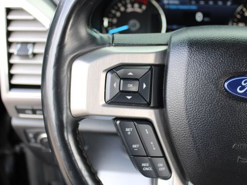 Used 2017 Ford F150 Platinum w/ Equipment Group 701A Luxury image 15