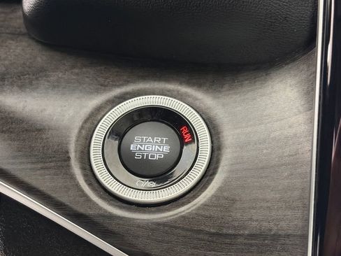 Used 2023 Jeep Grand Cherokee L Limited image 22