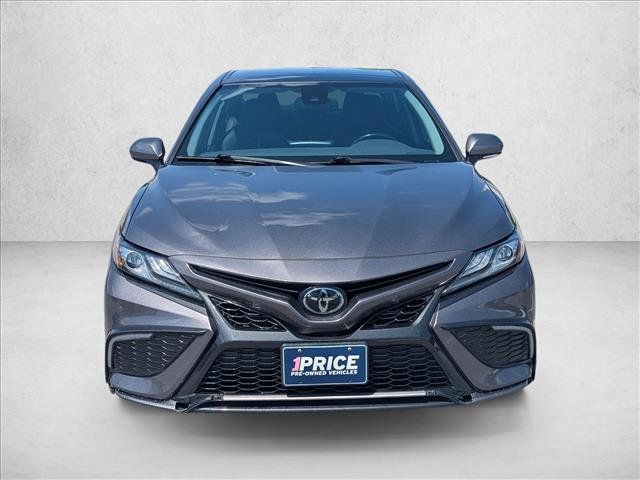 Used 2022 Toyota Camry XSE FWD image 2