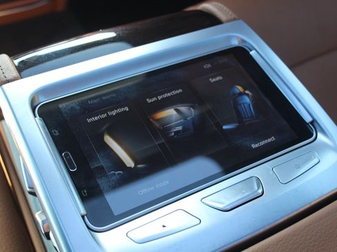 Used 2019 BMW 740i w/ Executive Package image 11