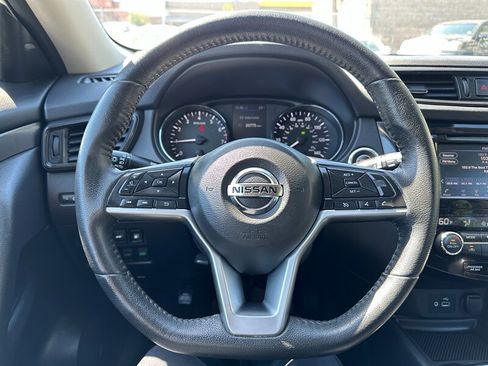 Used 2019 Nissan Rogue SV FWD image 22