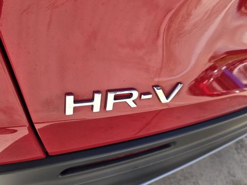 Used 2025 Honda HR-V Sport image 14