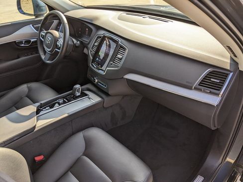 Certified 2025 Volvo XC90 B5 Core image 21