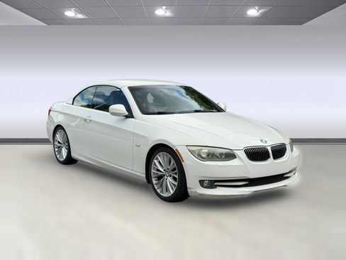 Used 2011 BMW 335i Convertible RWD image 7