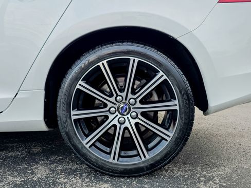 Used 2018 Volvo S60 T5 Inscription image 17