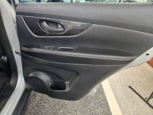 Used 2020 Nissan Rogue S AWD/4WD image 27