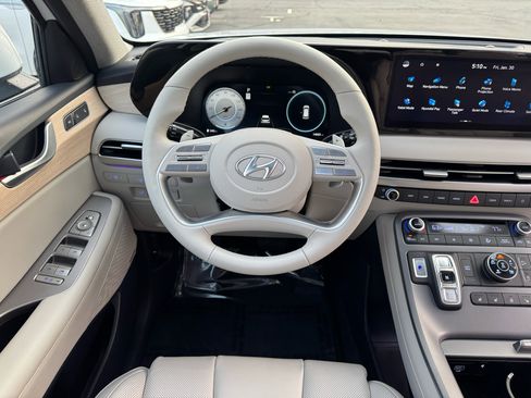 Used 2024 Hyundai Palisade Limited image 7