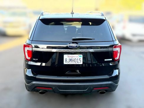 Used 2019 Ford Explorer XLT w/ Equipment Group 202A FWD image 10