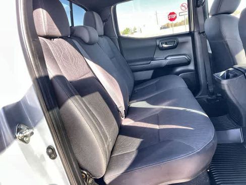 Used 2019 Toyota Tacoma TRD Sport w/ Technology Package image 14