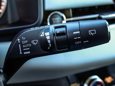 New 2025 Mitsubishi Outlander SE image 29