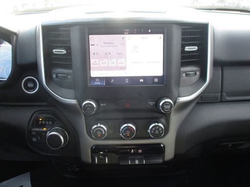 Used 2024 RAM 2500 Big Horn w/ Bed Utility Group image 14