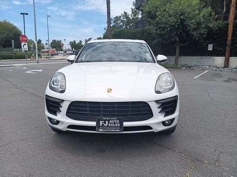 Used 2017 Porsche Macan AWD/4WD image 2