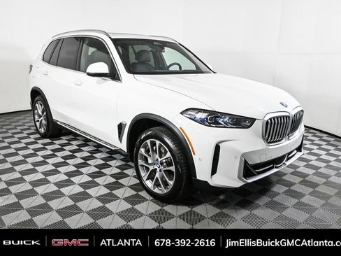 Used 2025 BMW X5 xDrive50e image 28