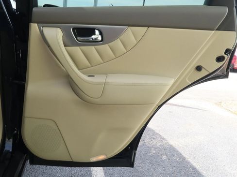 Used 2017 INFINITI QX70 3.7 w/ Premium Package image 53