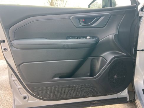 Used 2025 Subaru Forester Premium image 10