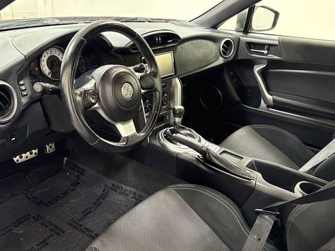 Certified 2017 Toyota 86 image 12