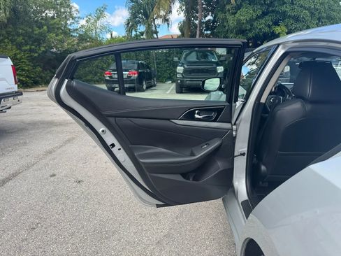 Used 2017 Nissan Maxima 3.5 SV image 11